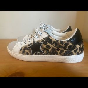 Steve Madden Leopard Print Star sneakers 7.5